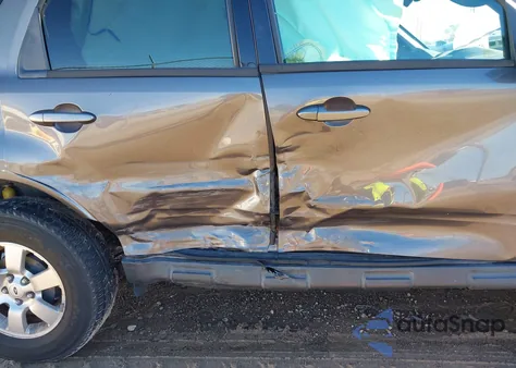 2011 Ford Escape Limited из США, поврежденный, VIN 1FMCU0E7XBKB47761